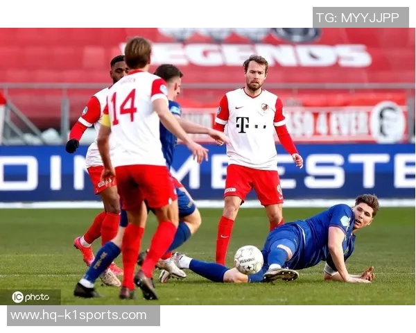 芬洛与乌德勒支激战正酣比分悬念不断球迷期待精彩瞬间